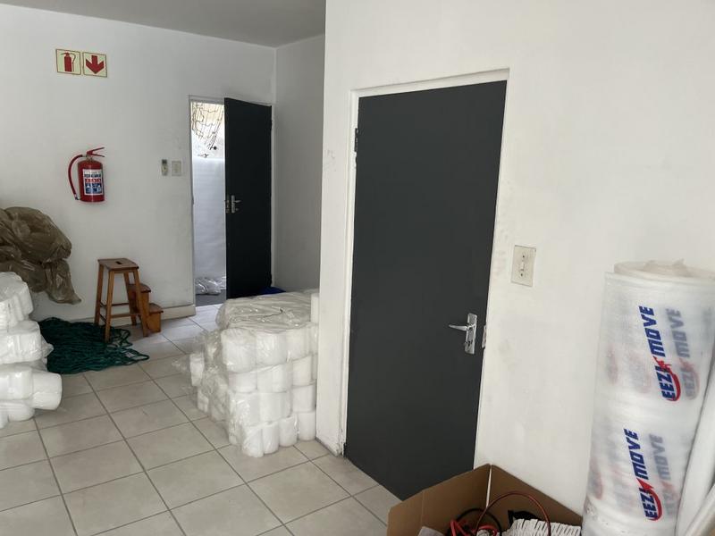 To Let commercial Property for Rent in Killarney Gardens Western Cape